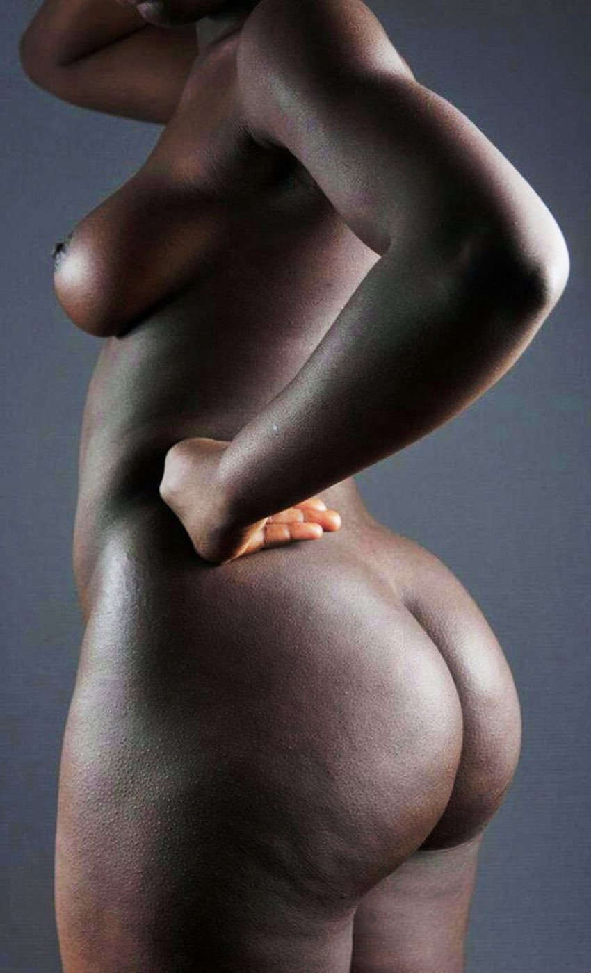 Le gros cul d'un belle ivoirienne nue